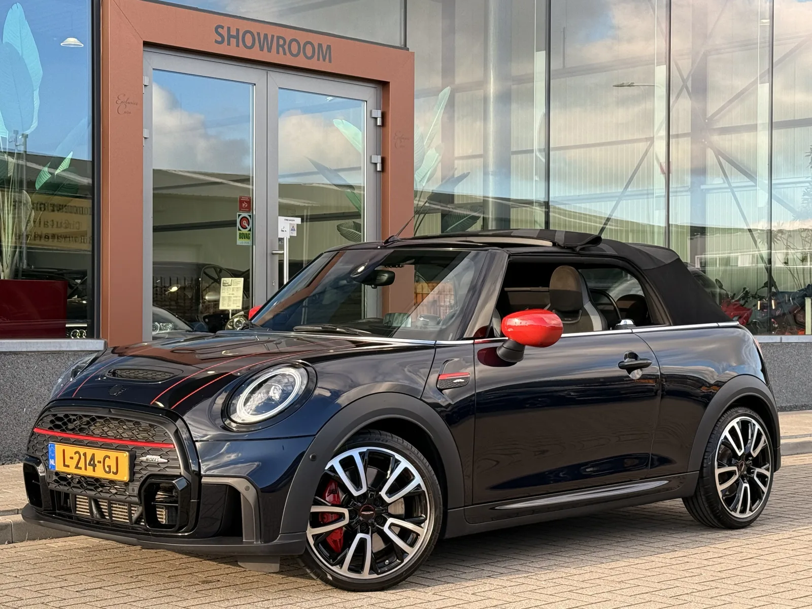 MINI Cabrio (2021) — foto 1