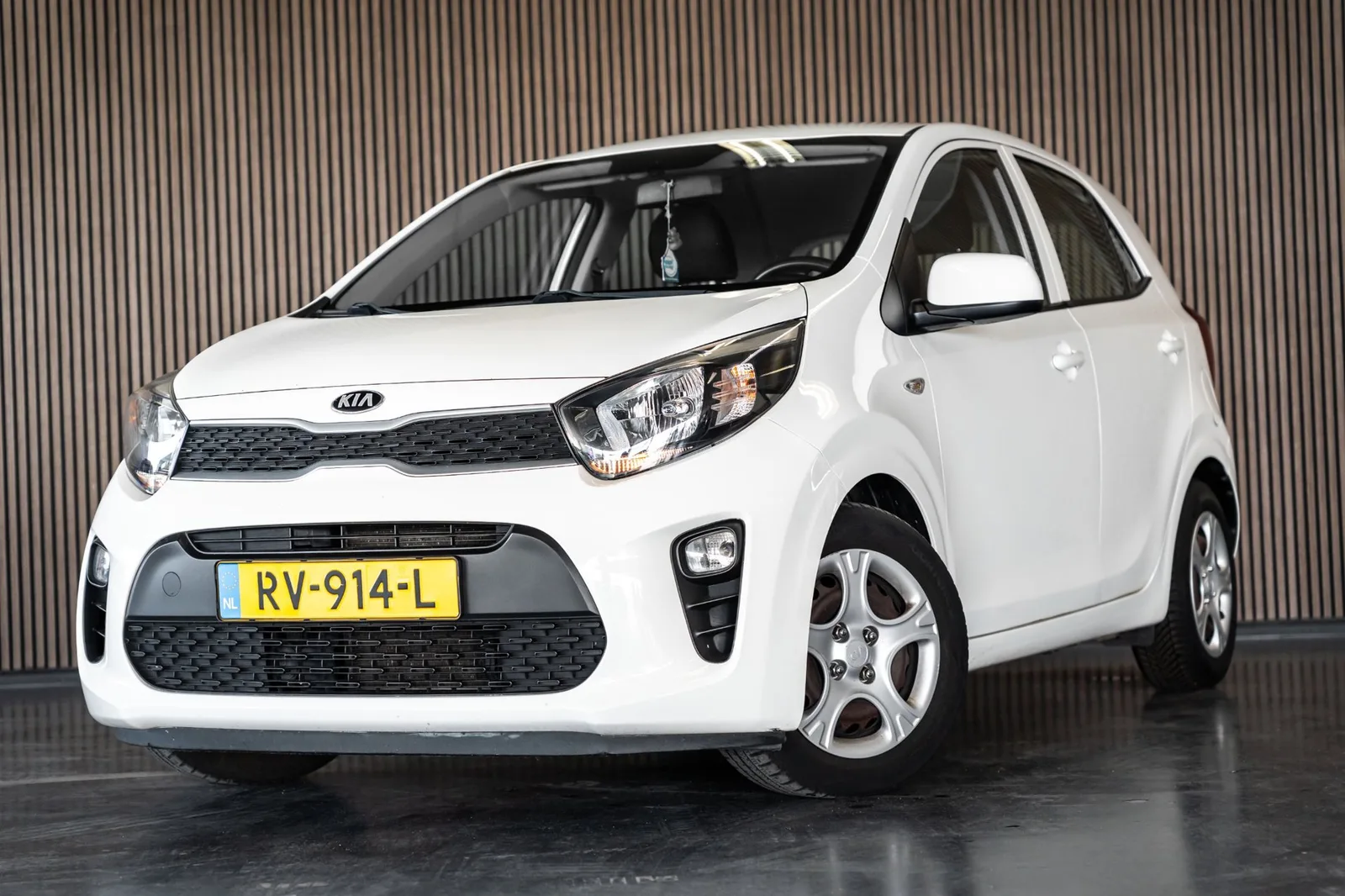 Kia Picanto (2018) — foto 1