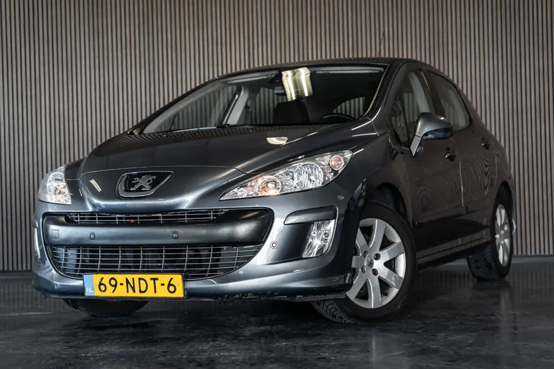 Peugeot 308 (2010)