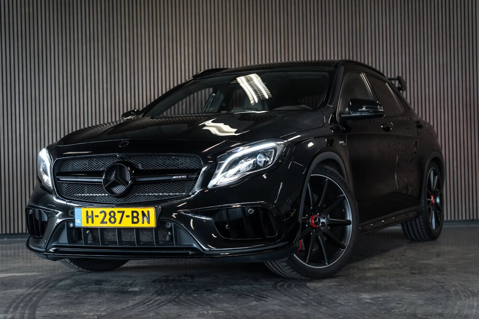 Mercedes-Benz GLA-Klasse (2017) — foto 1