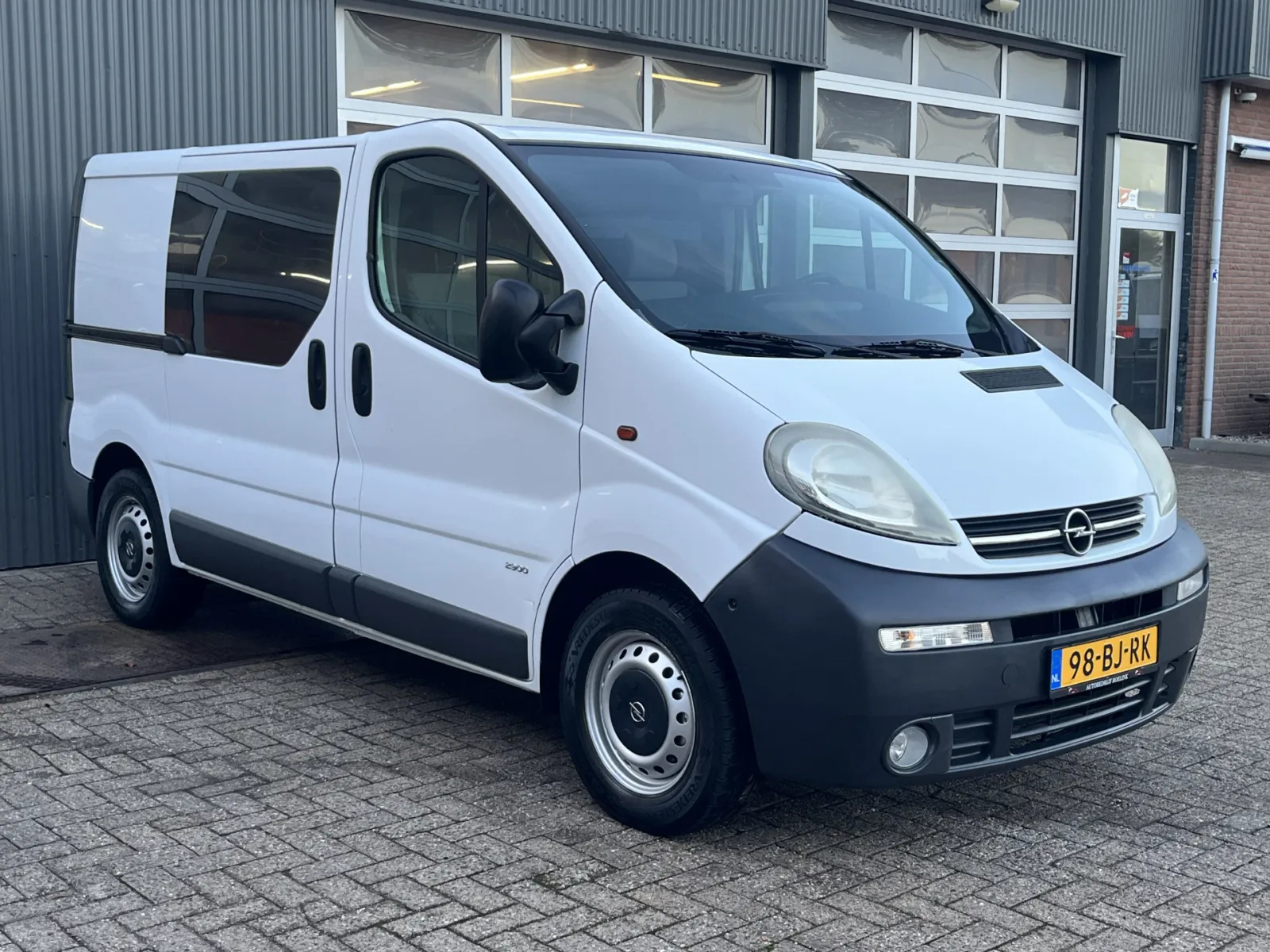Opel Vivaro (2003) — foto 1