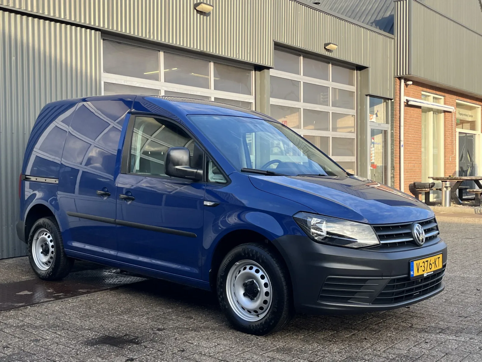 Volkswagen Caddy (2018) — foto 1