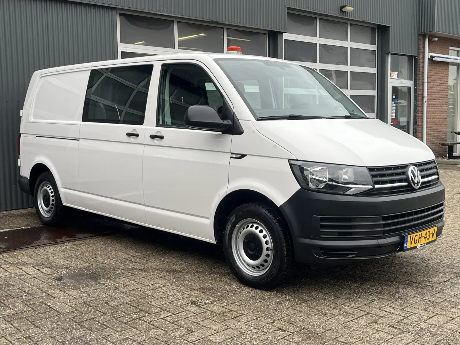 Volkswagen Transporter (2020) — foto 1