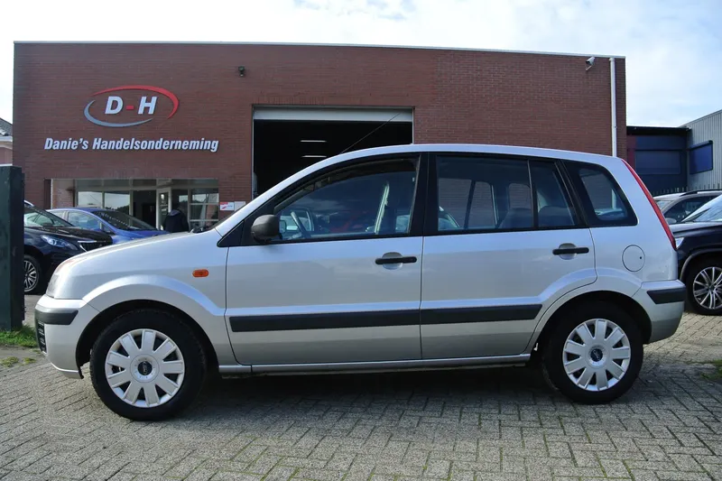 Ford Fusion (2006)