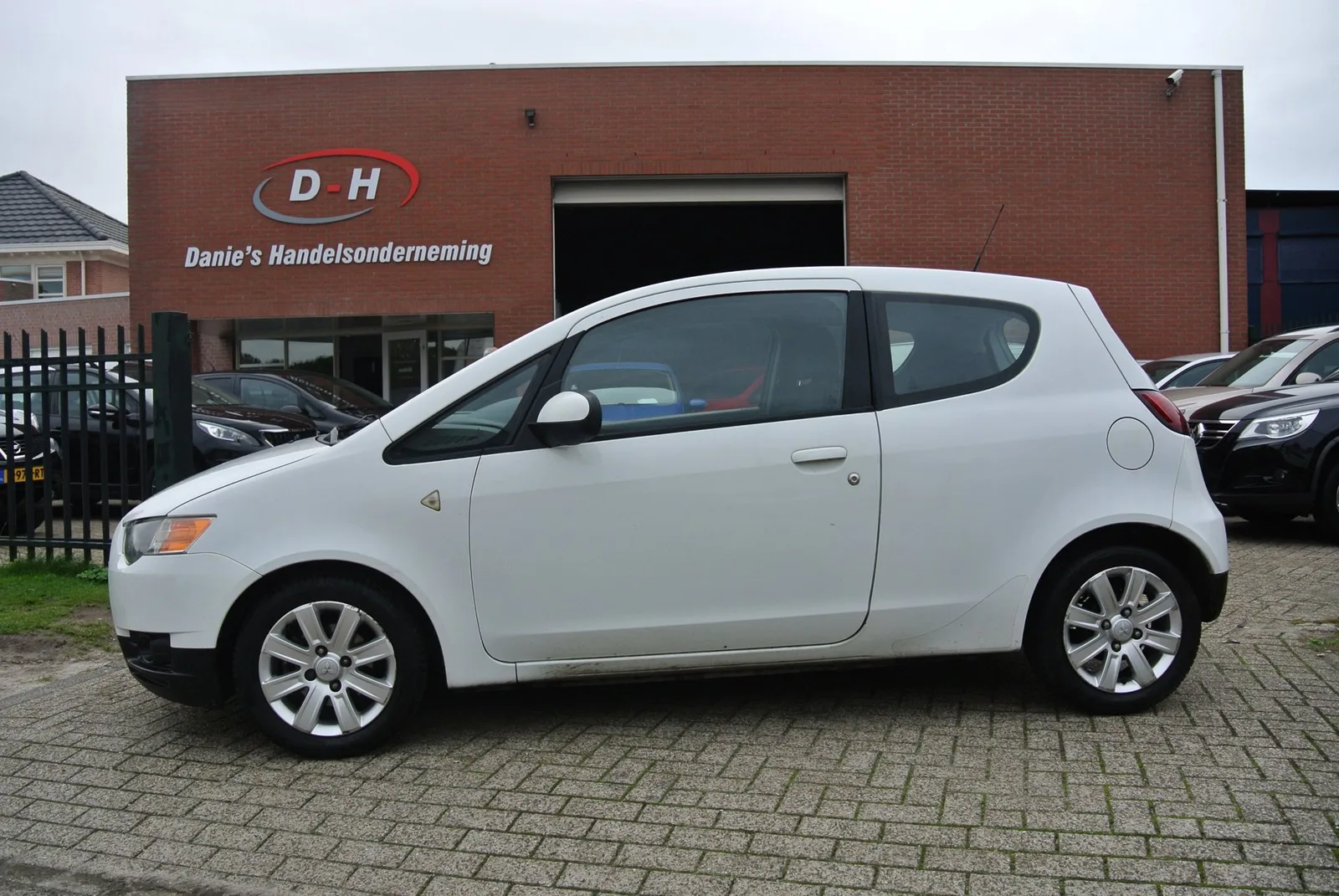 Mitsubishi Colt (2009) — foto 1