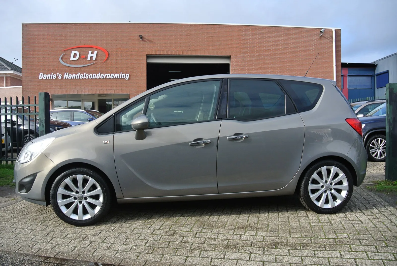Opel Meriva (2011) — foto 1