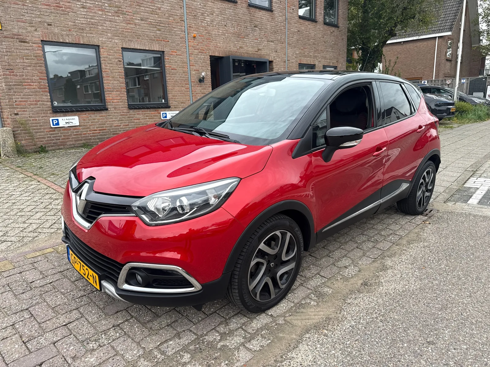 Renault Captur (2015) — foto 1
