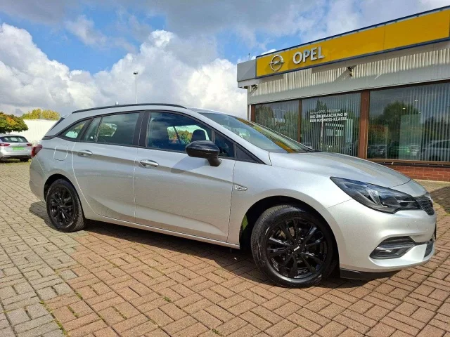 Opel Astra (2020) — foto 1