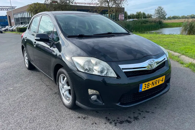 Toyota Auris (2010)
