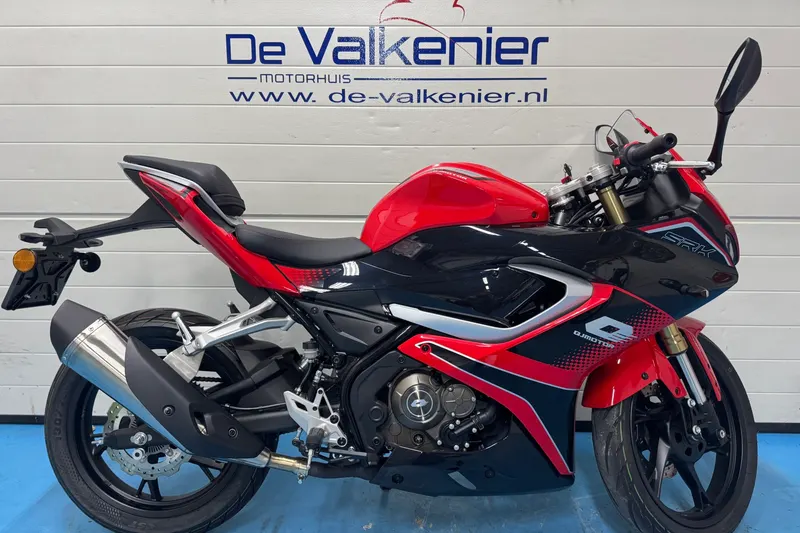 QJ Motor SRK 125 R (2025)
