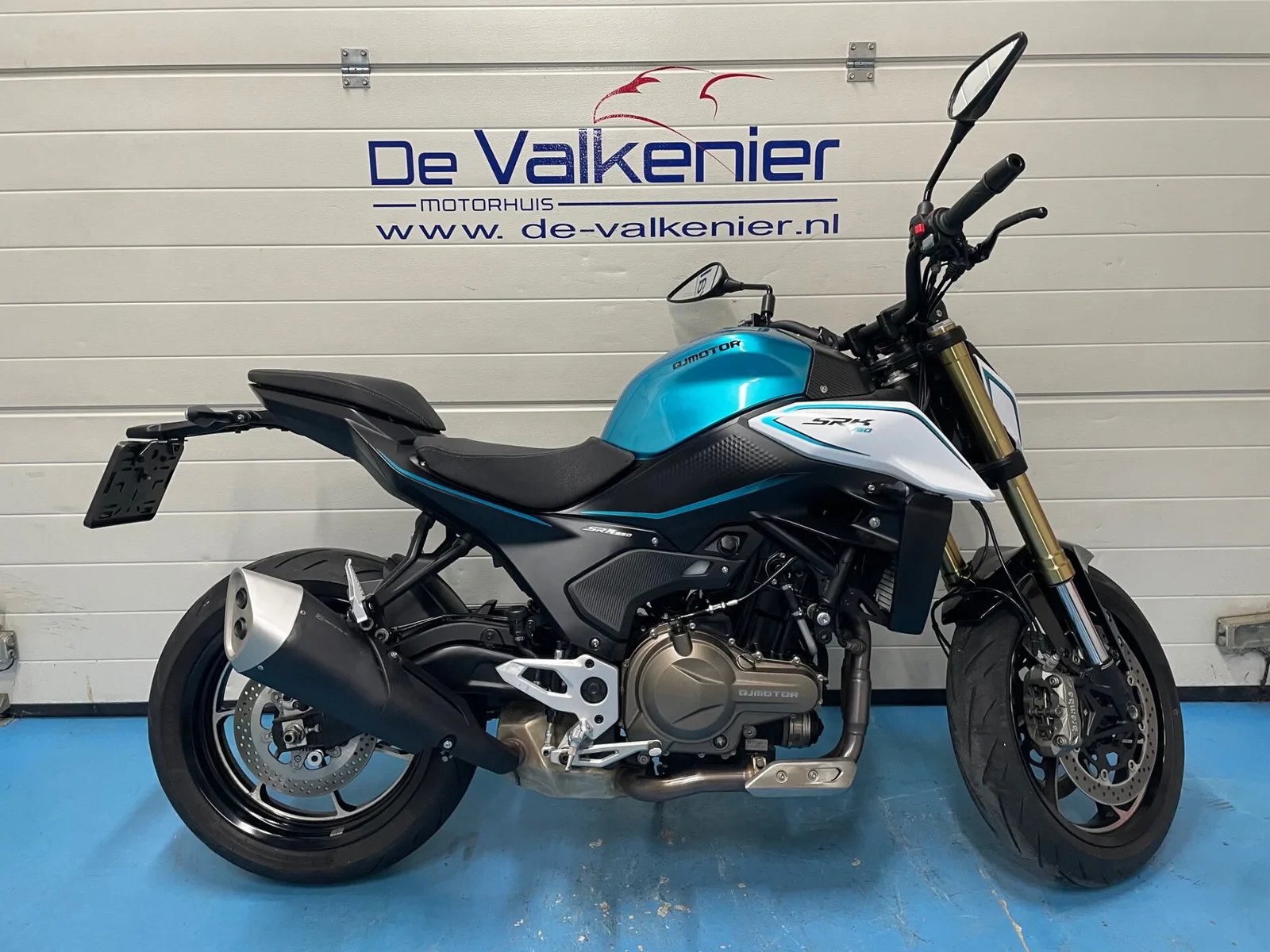 QJ Motor SRK 550 (2024) — foto 1