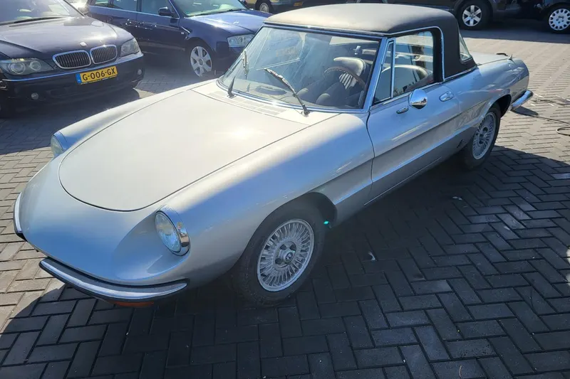 Alfa Romeo Spider (1977)