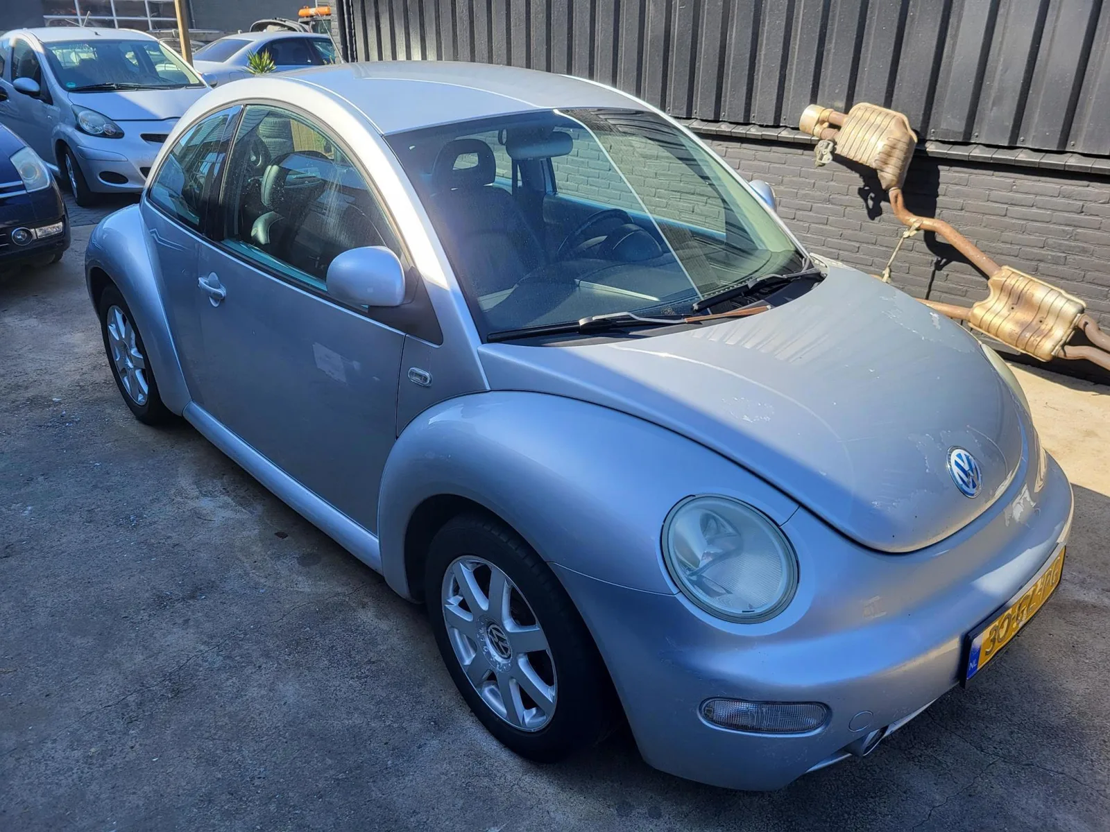 Volkswagen New Beetle (2001) — foto 1