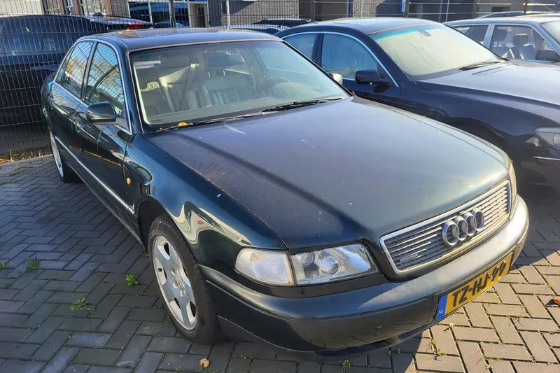 Audi A8 (1998)
