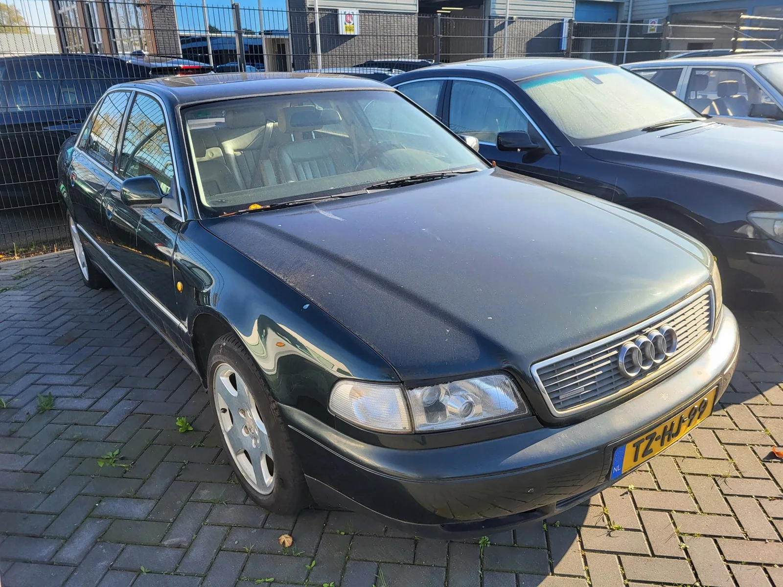 Audi A8 (1998) — foto 1