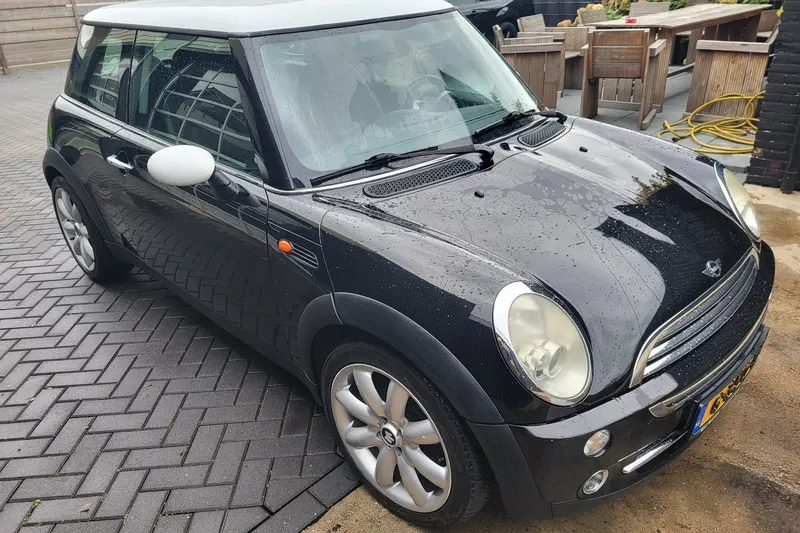 MINI One (2005)