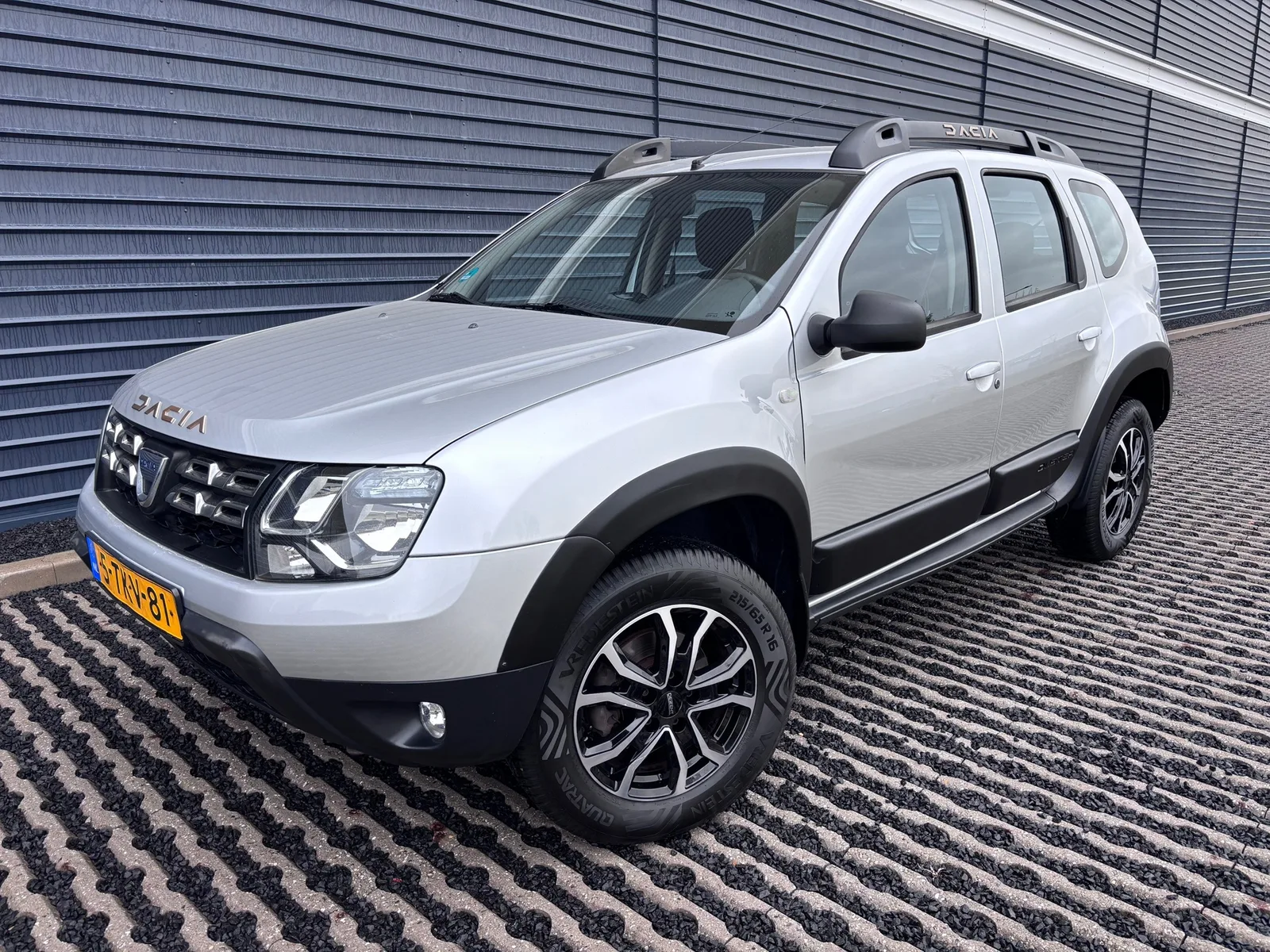 Dacia Duster (2014) — foto 1