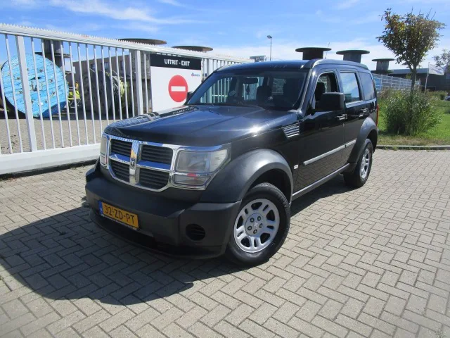 Dodge Nitro (2008) — foto 1