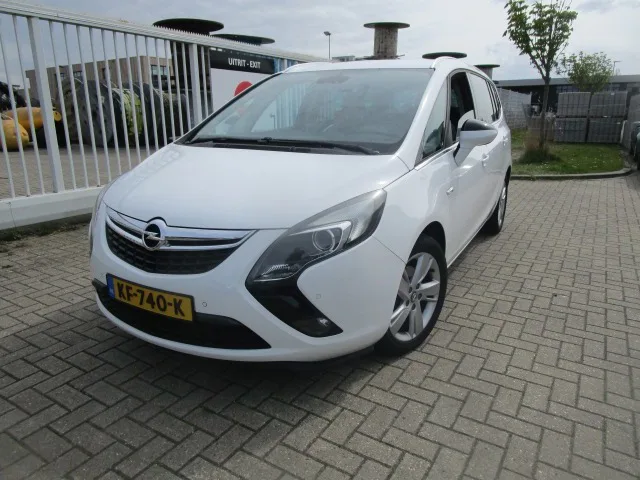 Opel Zafira (2016) — foto 1