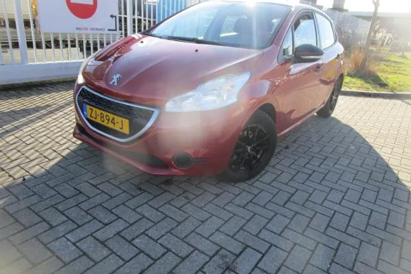Peugeot 208 (2013)