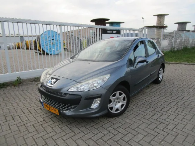 Peugeot 308 (2008) — foto 1