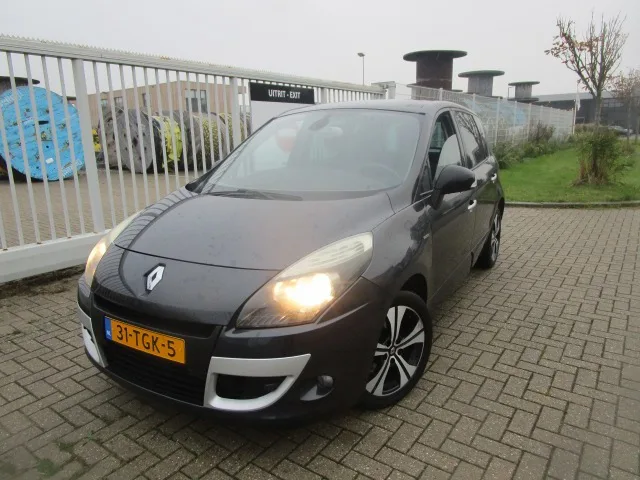 Renault Scénic (2012) — foto 1