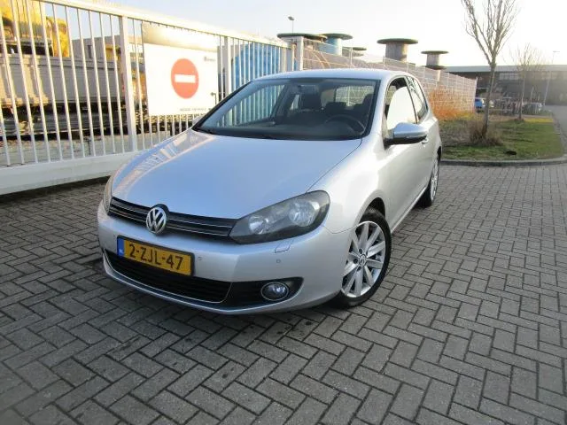 Volkswagen Golf (2009) — foto 1