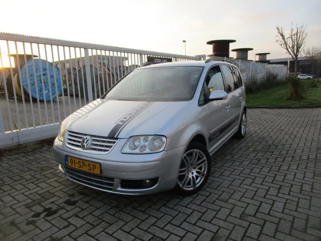 Volkswagen Touran (2006) — foto 1