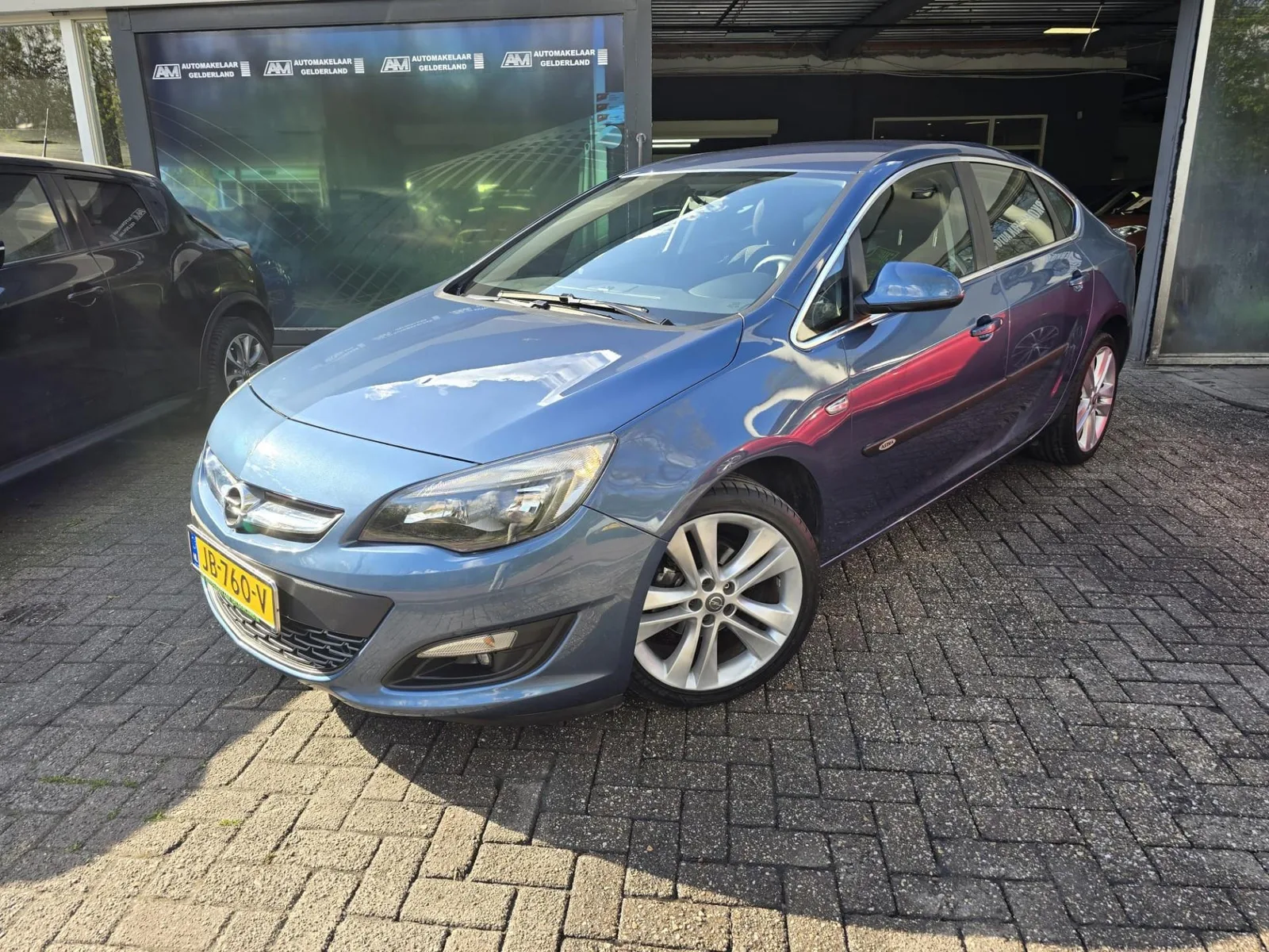 Opel Astra (2016) — foto 1