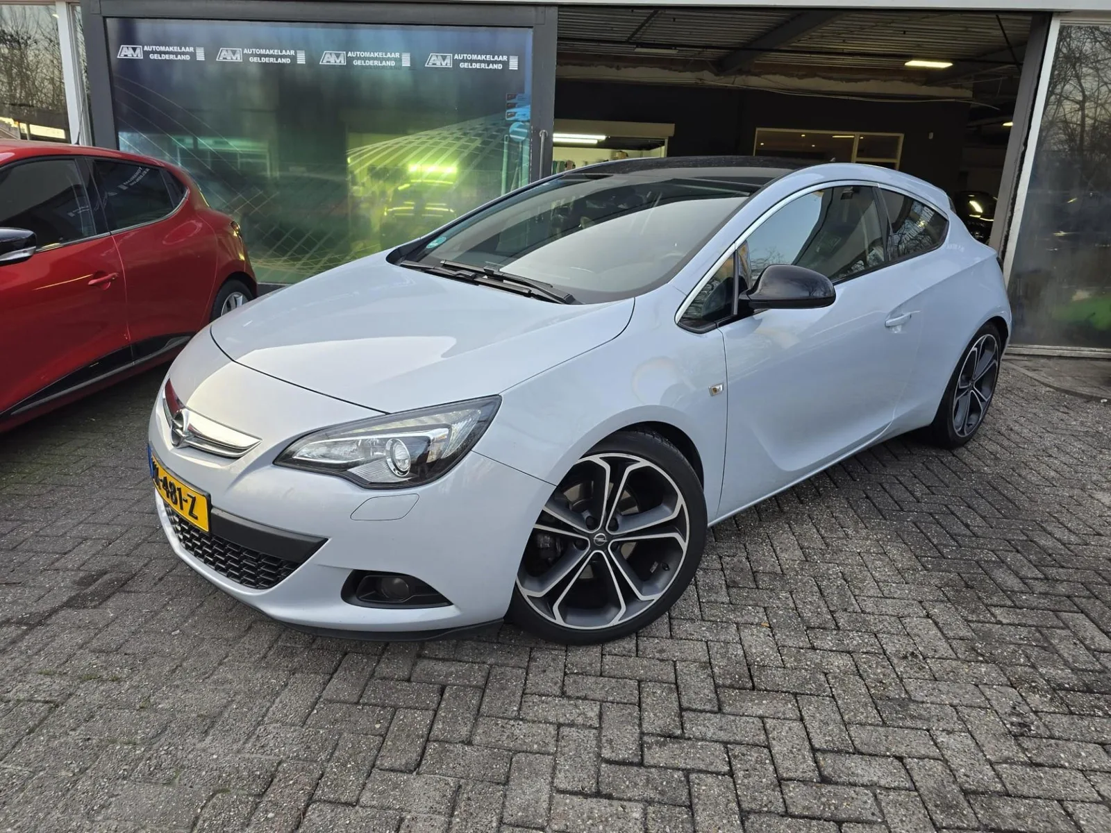 Opel Astra (2014) — foto 1