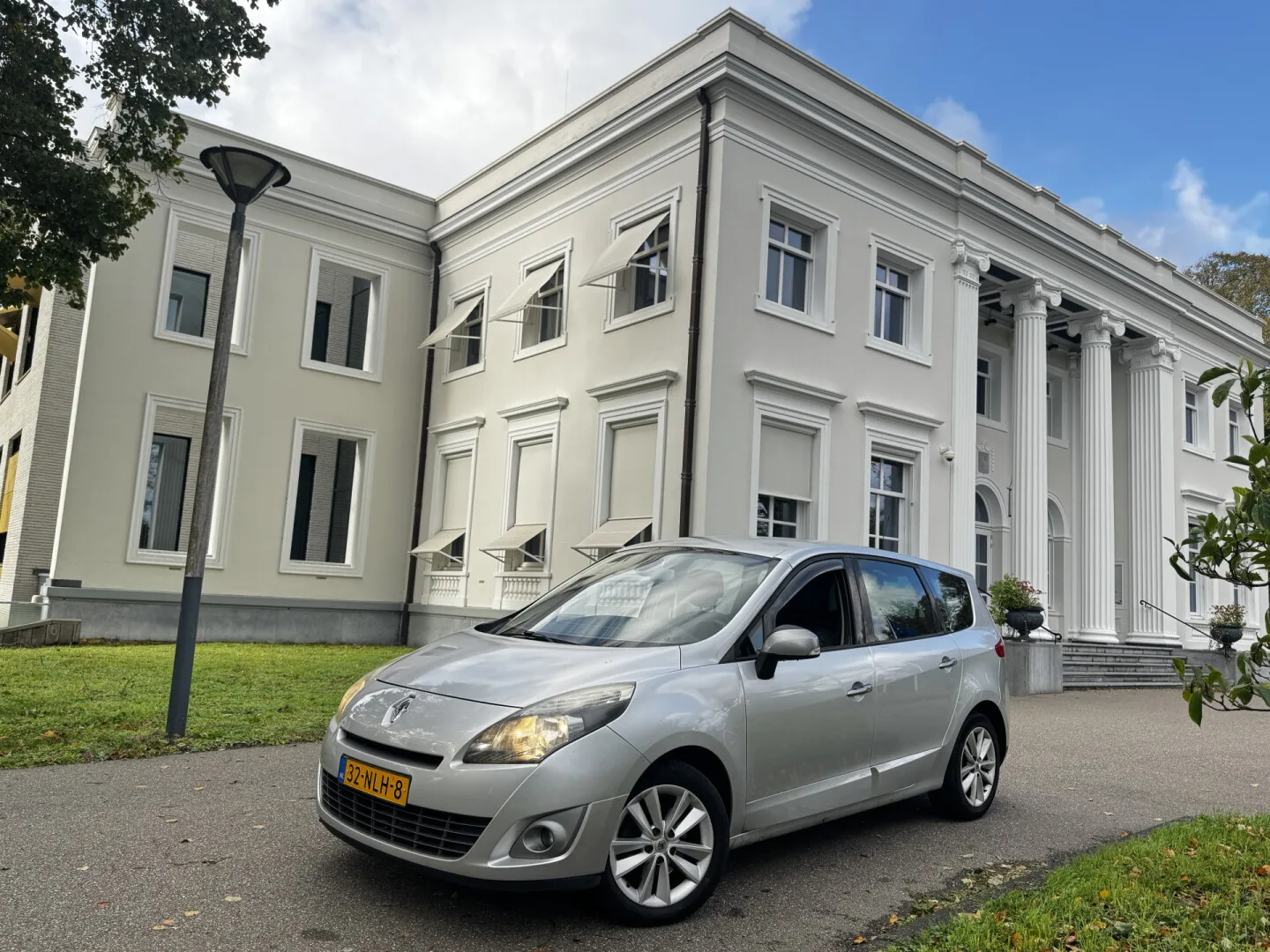 Renault Grand Scénic (2010) — foto 1