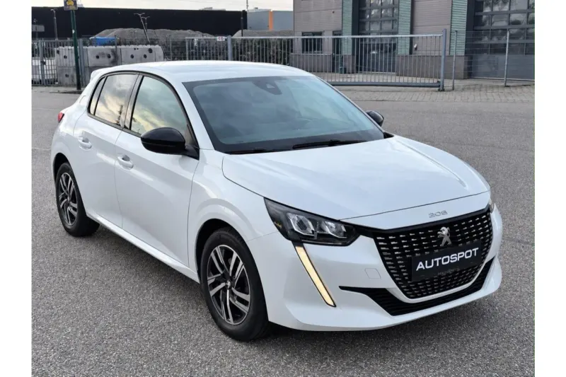 Peugeot 208 (2022)