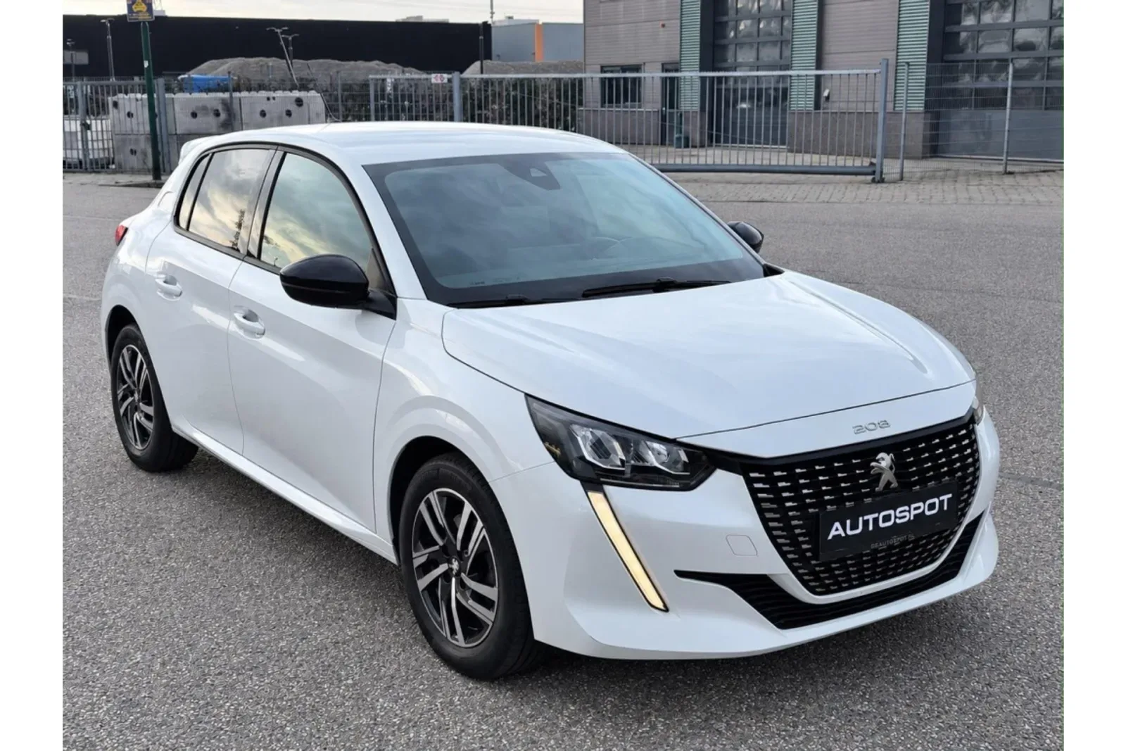 Peugeot 208 (2022) — foto 1