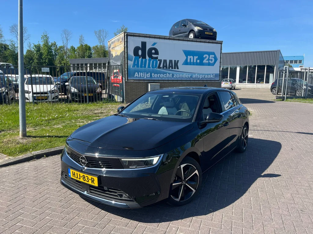 Opel Astra (2023) — foto 1