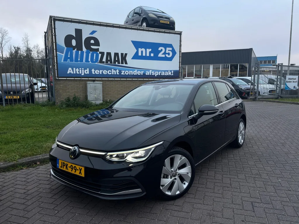 Volkswagen Golf (2024) — foto 1