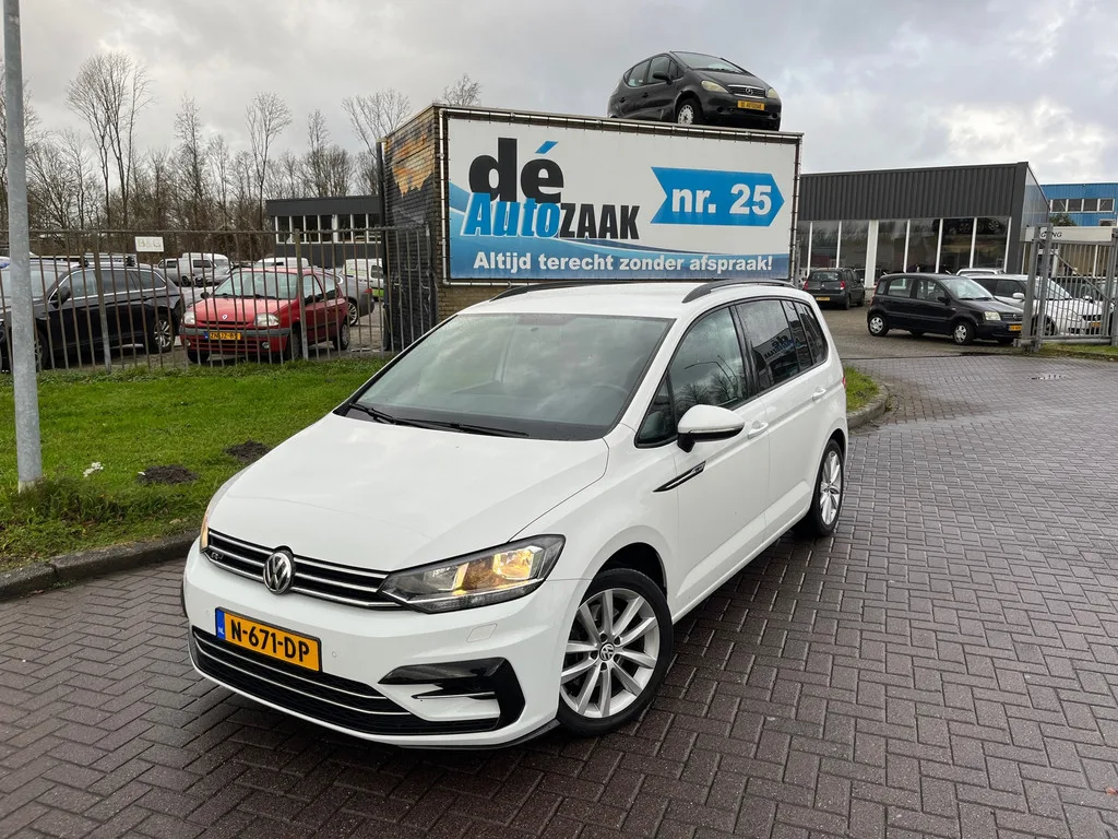 Volkswagen Touran (2017) — foto 1