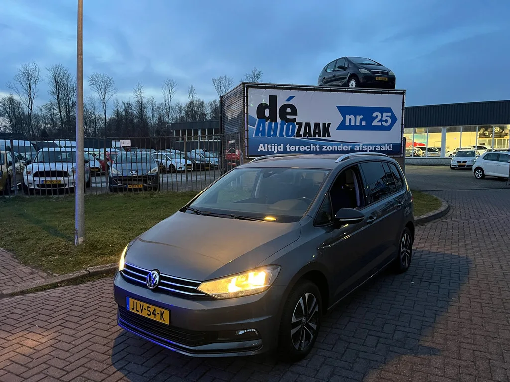 Volkswagen Touran (2019) — foto 1