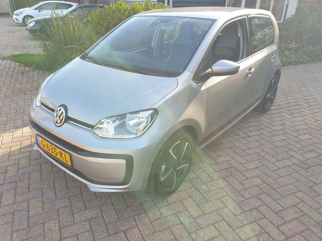 Volkswagen Up! (2017) — foto 1