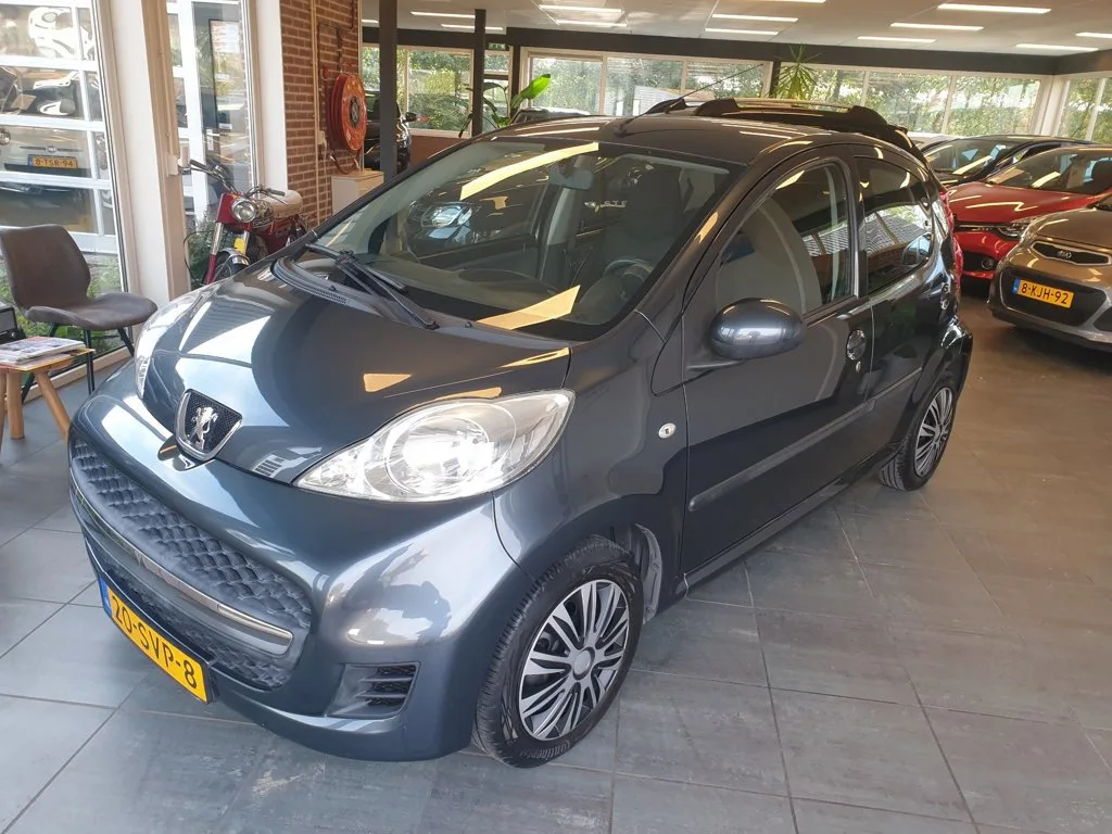 Peugeot 107 (2011) — foto 1