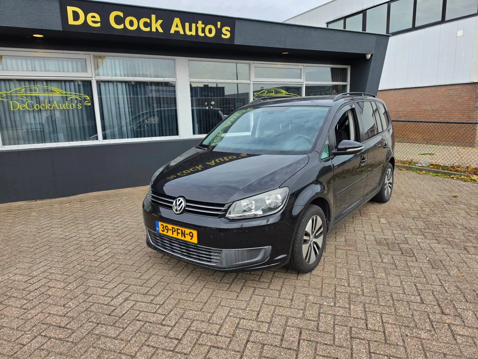 Volkswagen Touran (2011) — foto 1