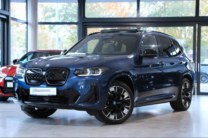 BMW iX3 (2024)