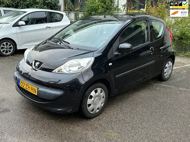 Peugeot 107 (2008) — foto 1