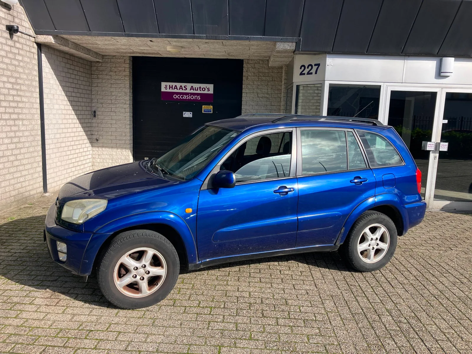 Toyota RAV4 (2002) — foto 1