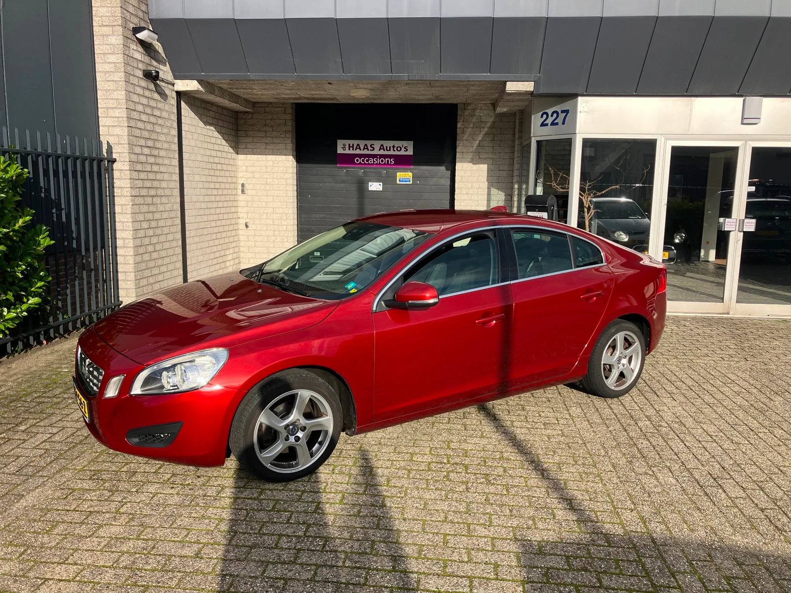 Volvo S60 (2011) — foto 1