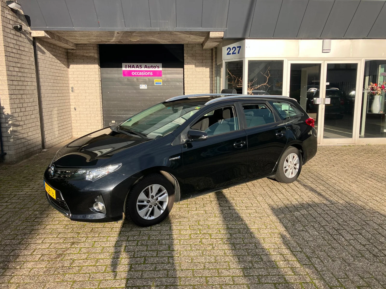 Toyota Auris (2014) — foto 1
