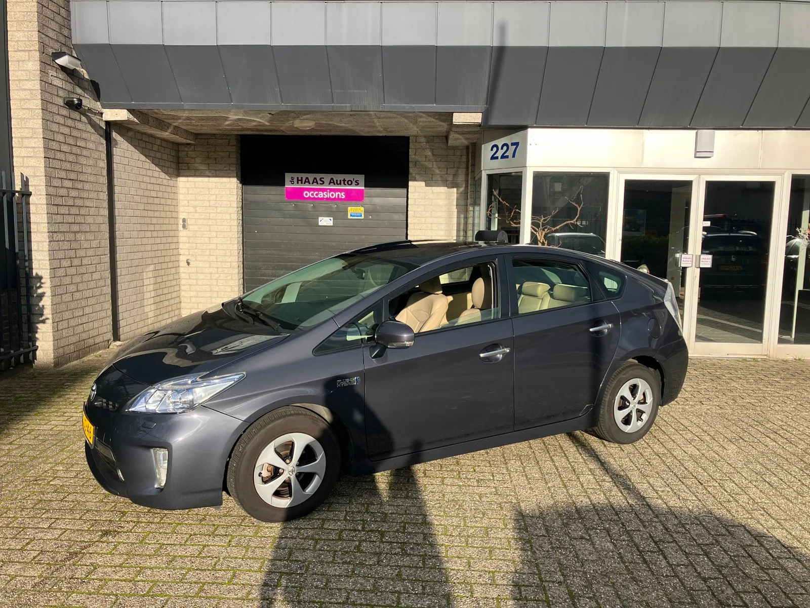 Toyota Prius (2013) — foto 1