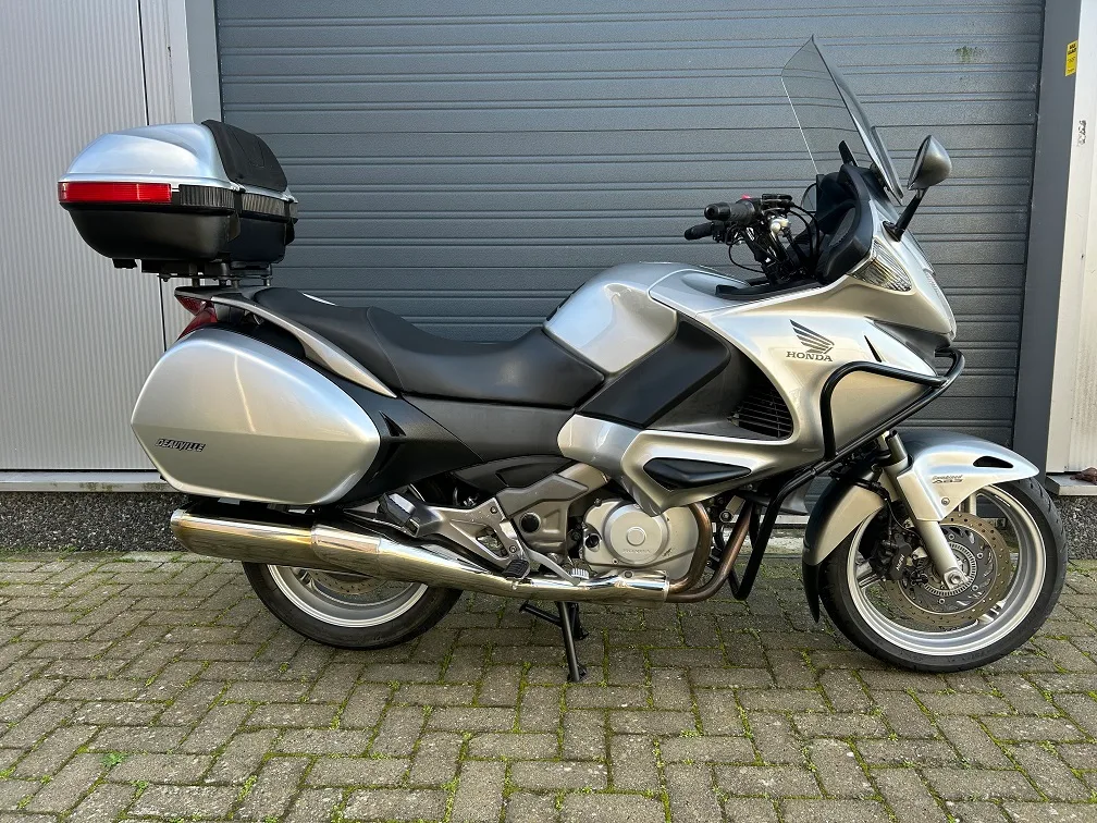Honda NT 700 V Deauville (2010) — foto 1