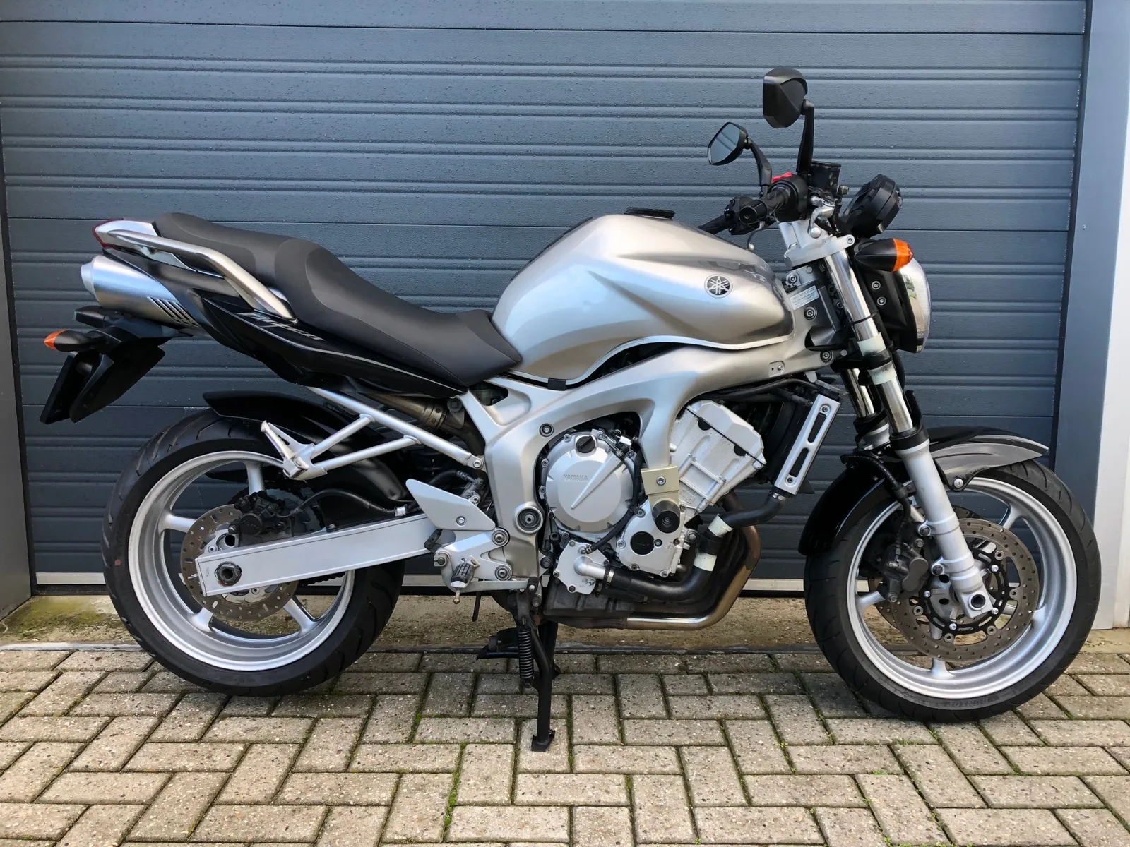 Yamaha FZ 6 (2004) — foto 1