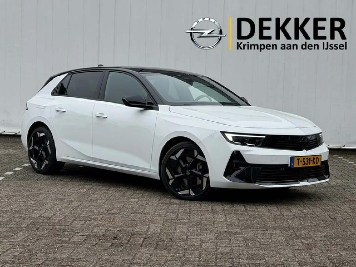 Opel Astra (2023) — foto 1