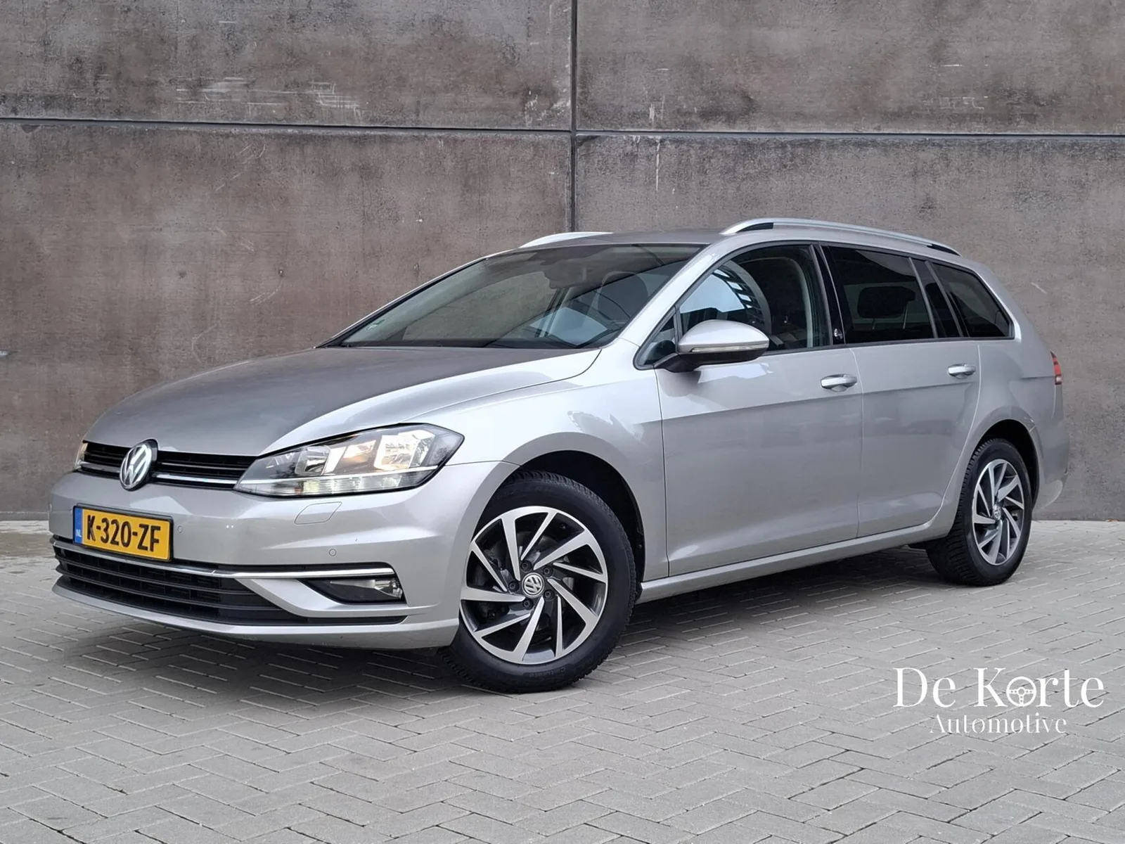 Volkswagen Golf (2018) — foto 1